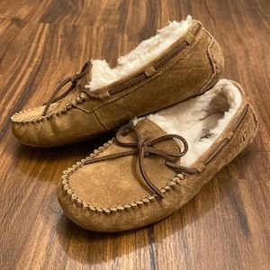 UGG Dakota Moccasin Slippers (Size 7) LIKE NEW